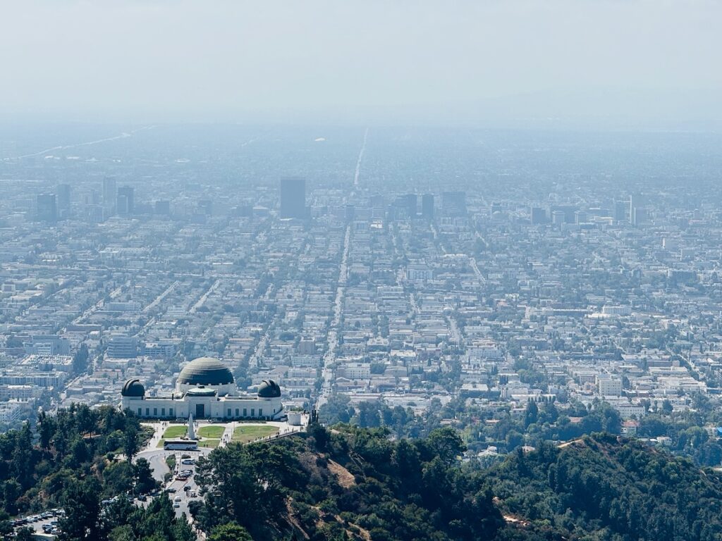 グリフィス天文台（Mt. Hollywoodから）
