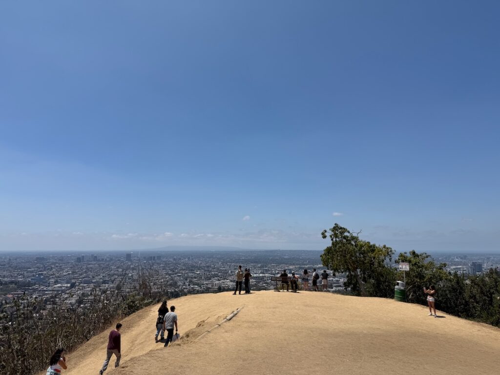 グリフィス天文台（ハイキング途中のビュースポット）