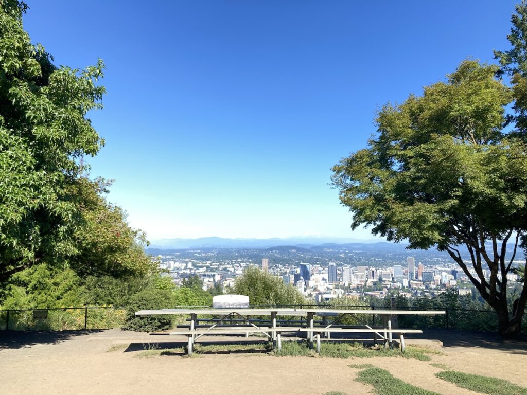 Pittock Manshionの庭からの眺め