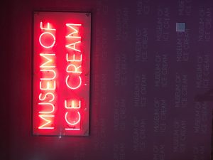 ネオン