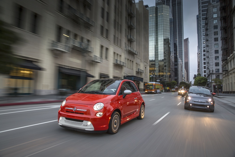 「FIAT 500」の電気自動車バージョン、「FIAT 500E」が販売されているのは、カリフォルニア州だけ！