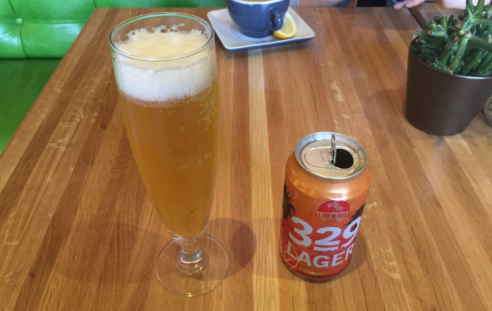 お約束のビール。これはGolden Road BrewingというLAのブリュワリーのラガーで、その名も「329 LAGER」（$5.5）